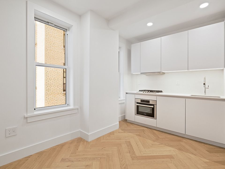 1st image of 301 E 21st St APT 7M