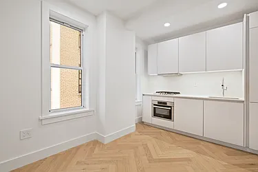 301 East 21st Street, #7M