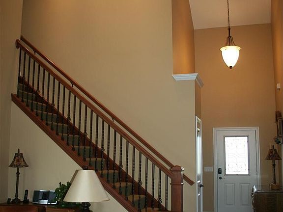 4th image of 5832 Woodside Dr