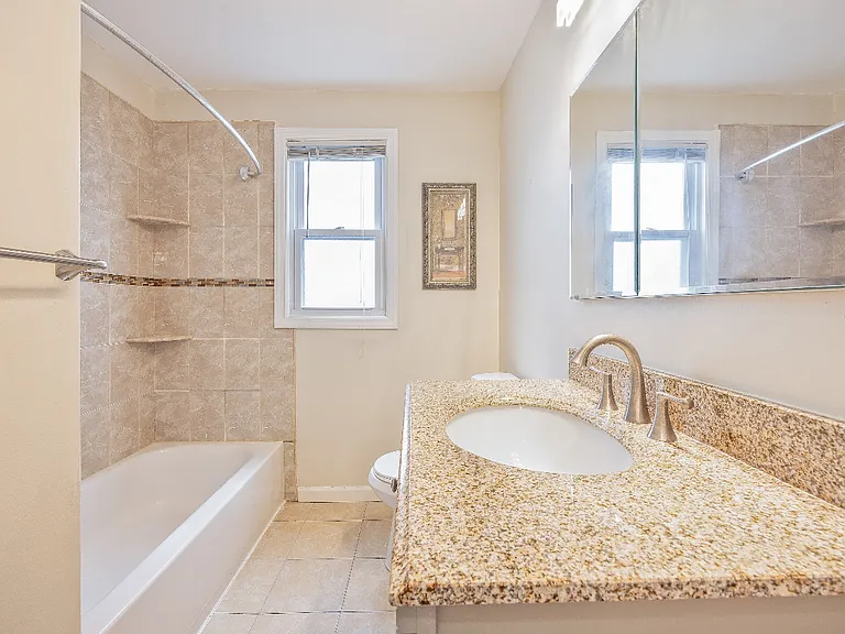 30 Garfield Ave #2 — Photo 4