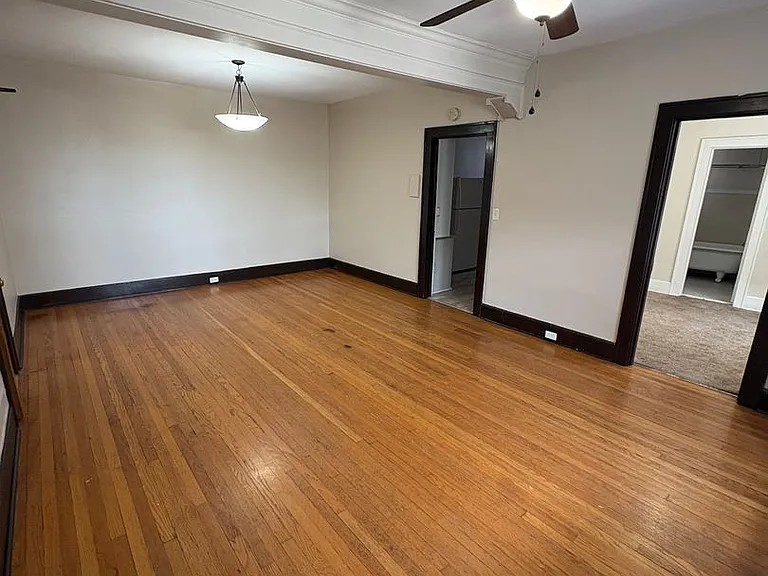 2464 Harney St — Photo 3