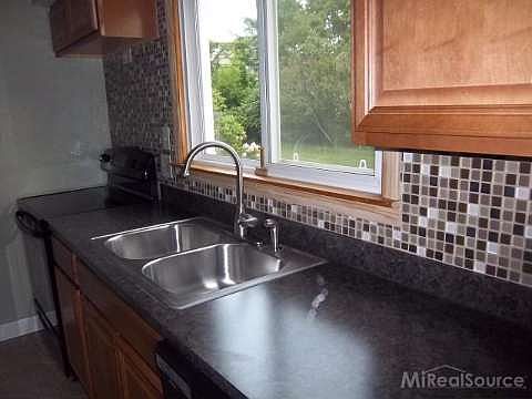 1st image of 28090 Hillview St