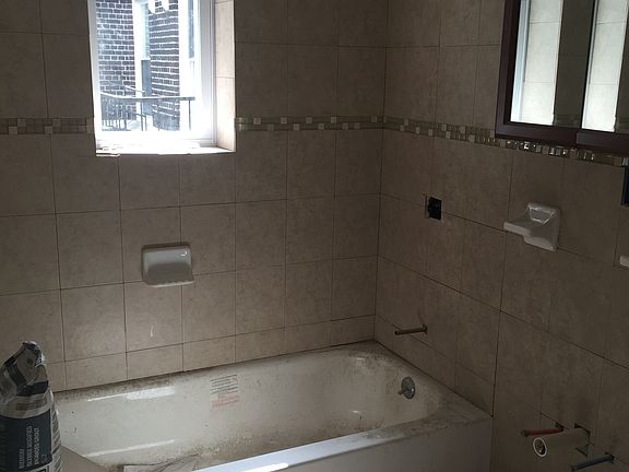 4th image of 9 Gifford Ave APT 502