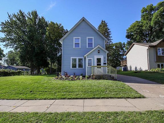 5th image of 2584 15th Ave E