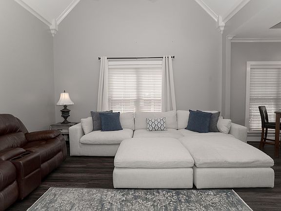 5th image of 110 Kingston Ct