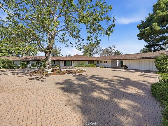 3rd image of 100 Saddleback Rd