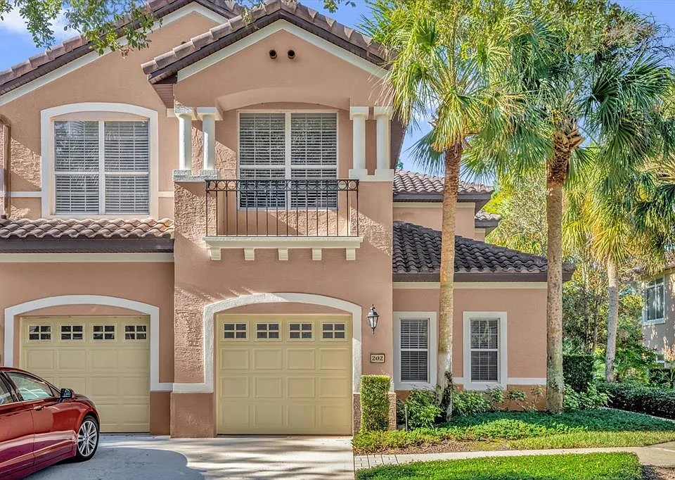 202 Camino Real Blvd #202