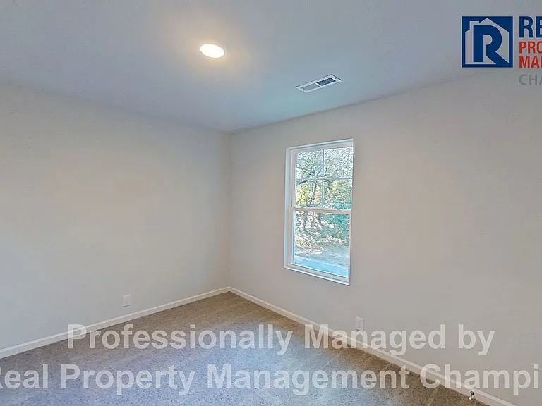 460 Maides Ave — Photo 18
