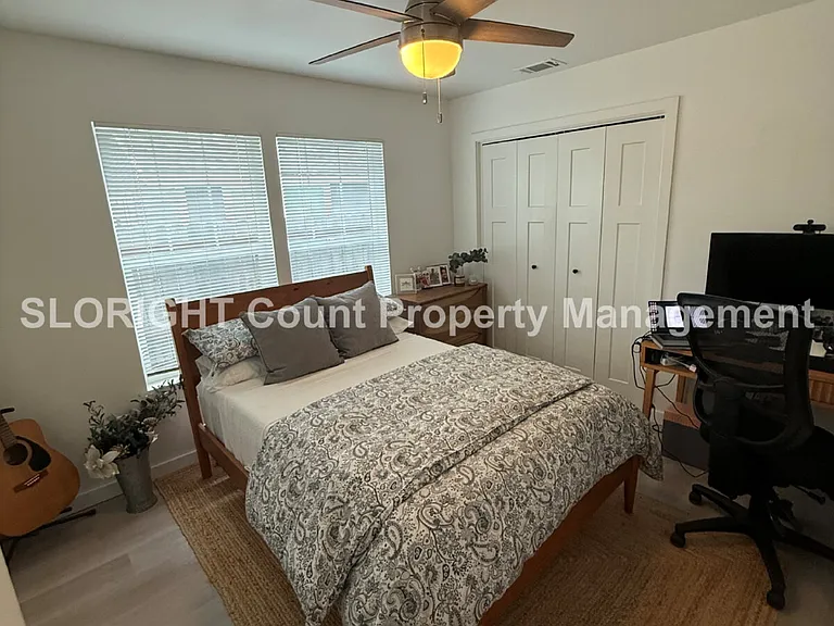 1156 Market Ave — Photo 7