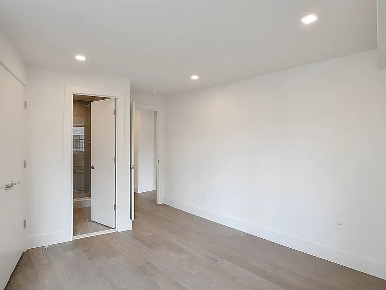 60 E 12th St #7F — Photo 5