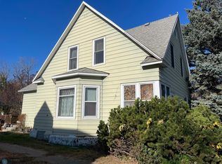 38 Railway St, Enderlin, ND 58027