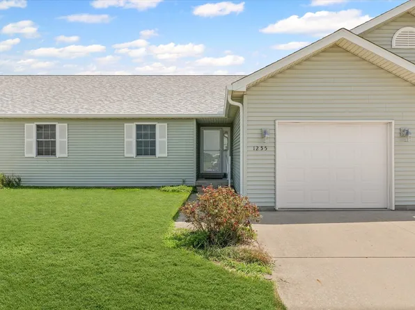 1255 George Rock Dr #1255, Farmer City, IL 61842
