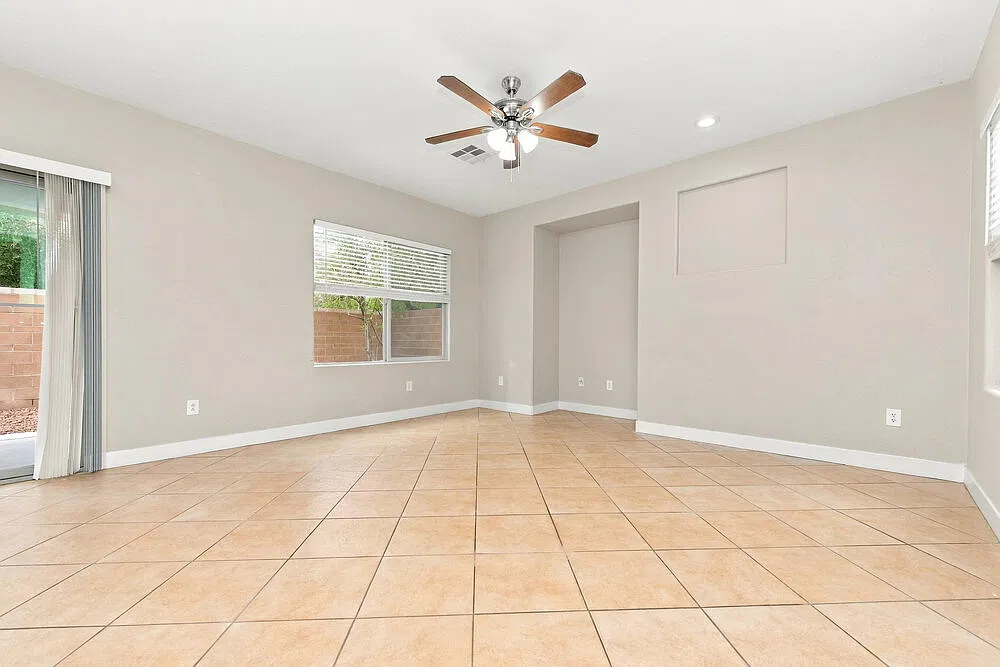 3 bed, 2.5 bath, 1997 sqft, $2,090 — Photo 4