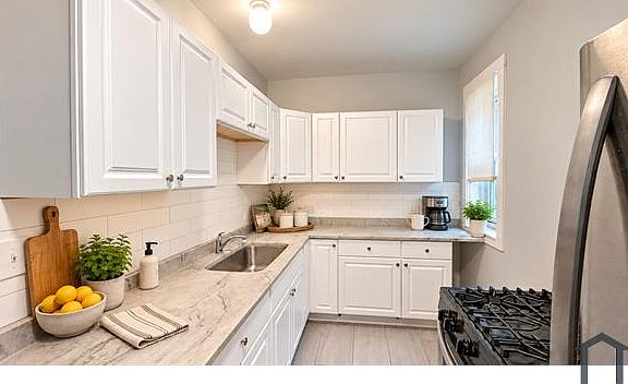 2nd image of 6432 S Ellis Ave #1S