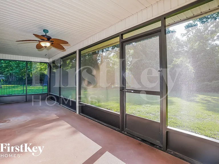 3986 Lake Crest Ter — Photo 10