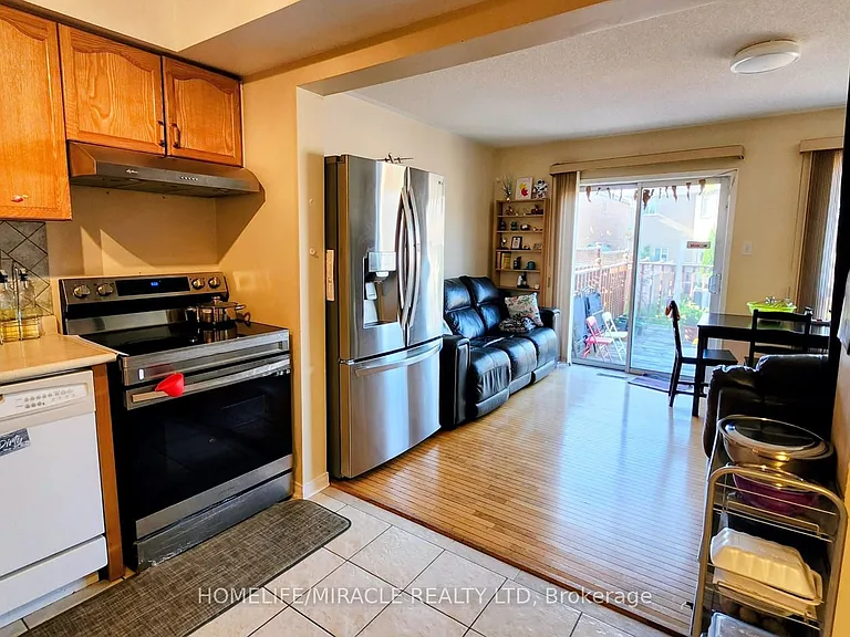 102 Whiteface Cres — Photo 8