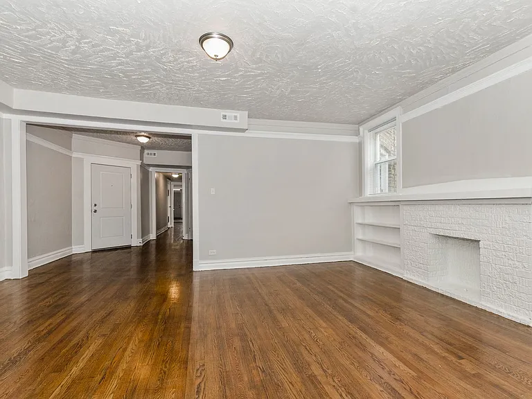 6820 - 6822 S Cornell — Photo 3
