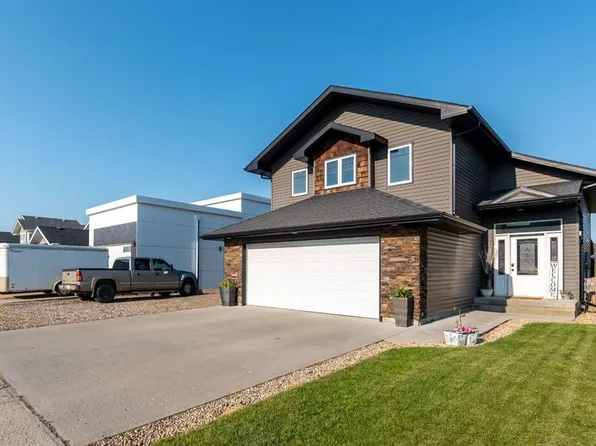 3802 E 74th Ave, Lloydminster, AB T9V 3M2