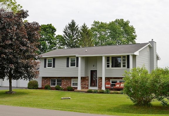 2nd image of 18 Glendale Dr