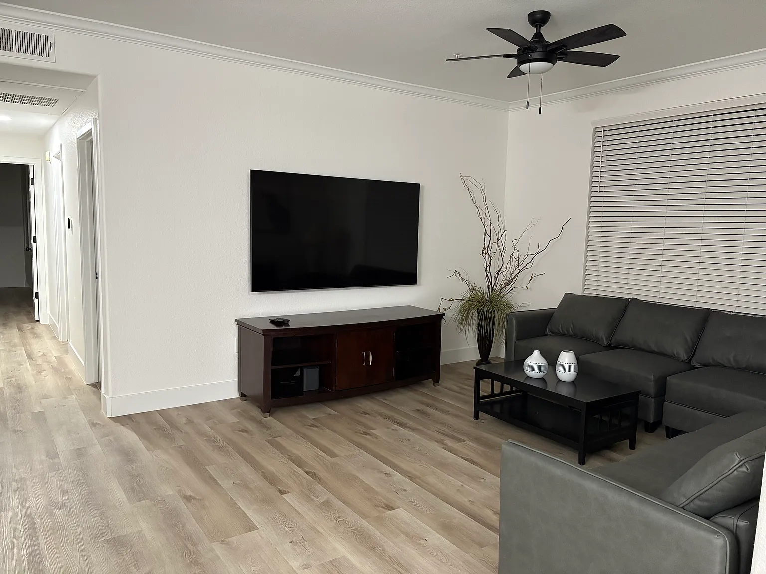 2 bed, 1104 sqft, $2,900 — Photo 3