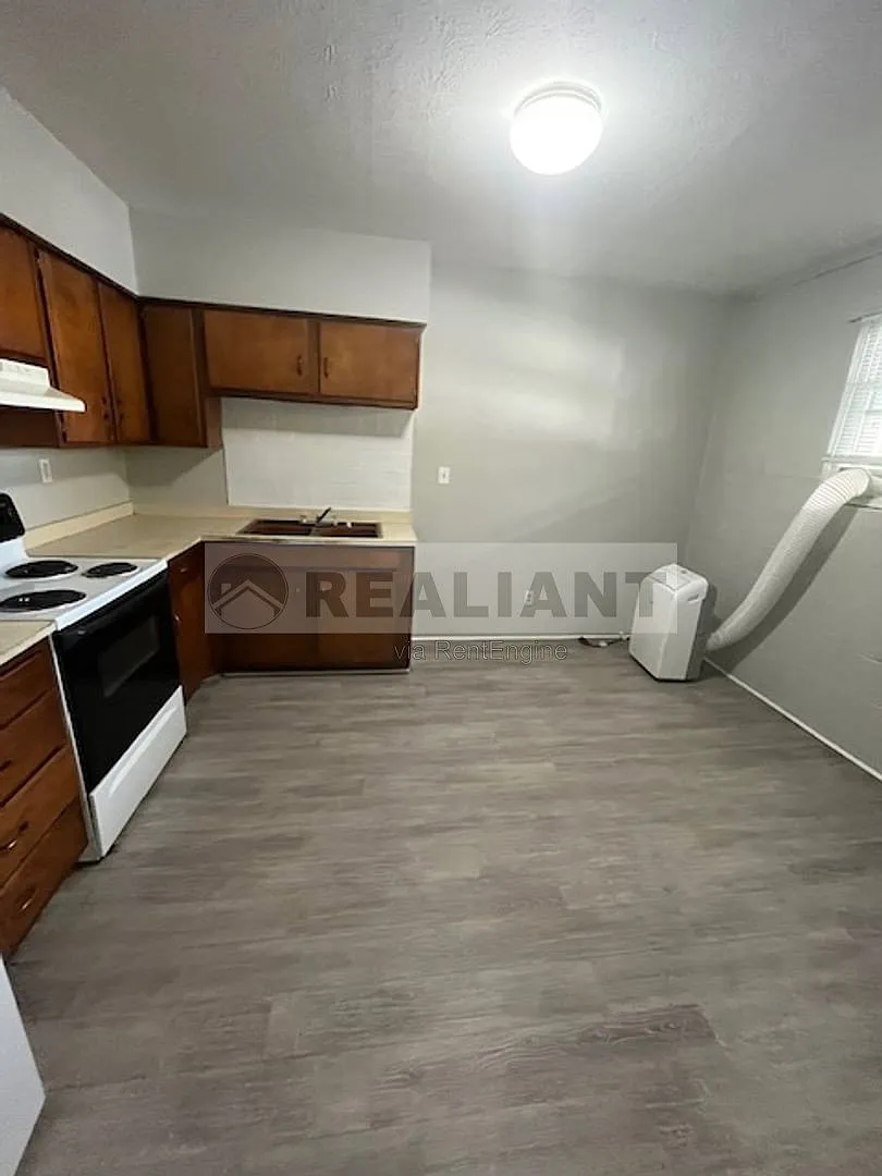 1 bed, 1.0 bath, 825 sqft, $595 — Photo 3