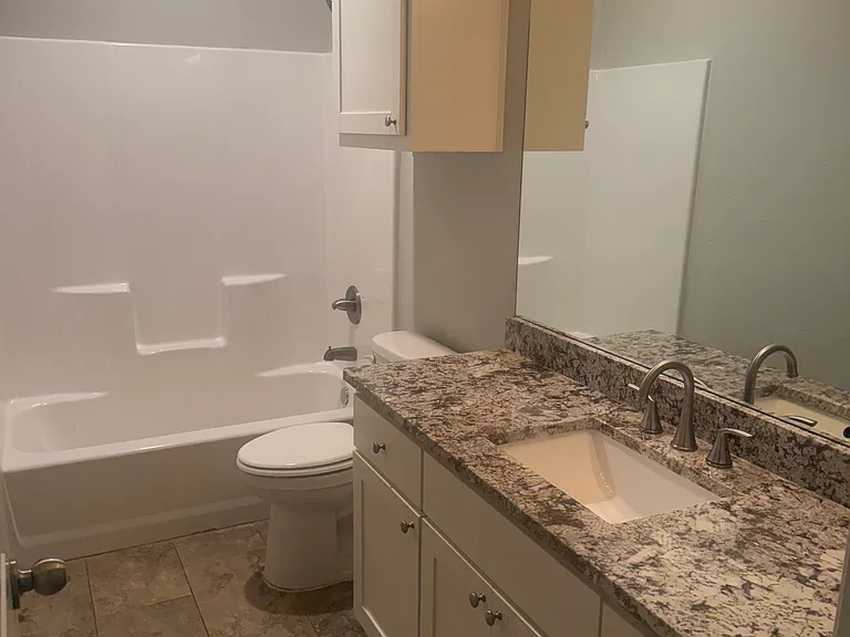 405 Myra Lynn Ln — Photo 9