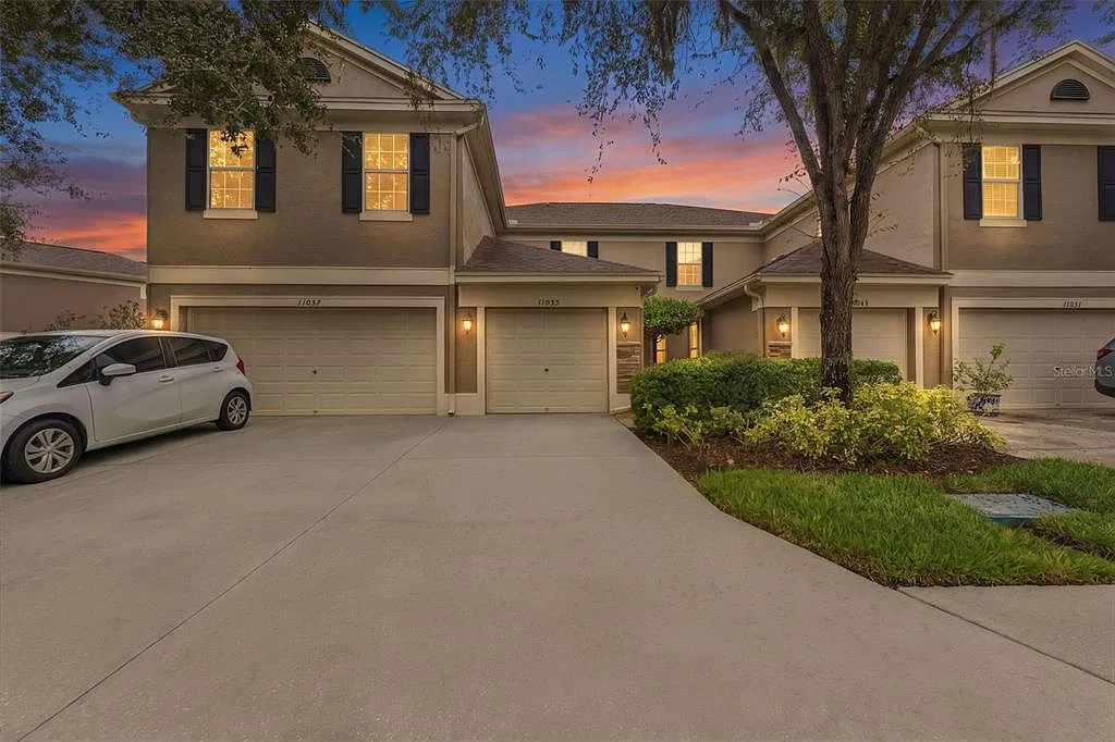 2 bed, 1.5 bath, 1272 sqft, $2,150 — Photo 1