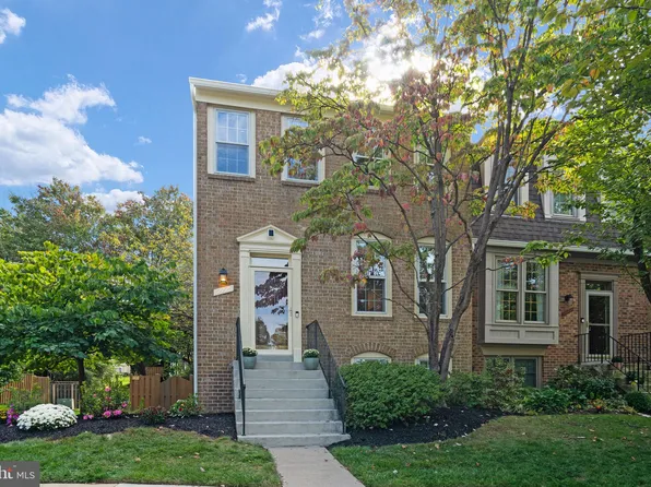 12225 Apple Orchard Ct, Fairfax, VA 22033