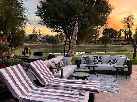 Pool Lounge area