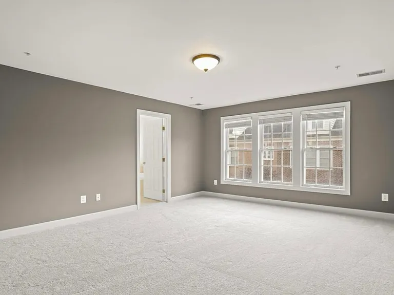 7980 Vigne Ct — Photo 13