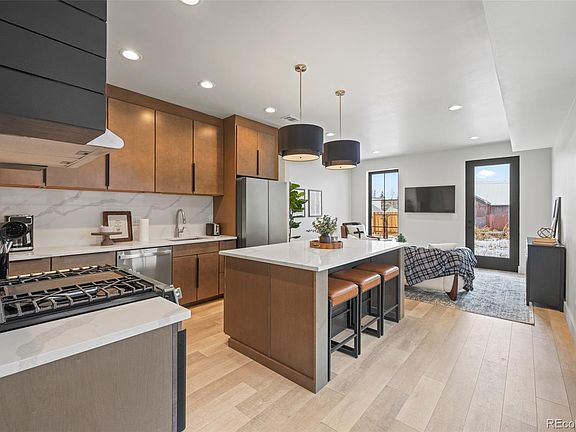 4th image of 116 E 13th Street