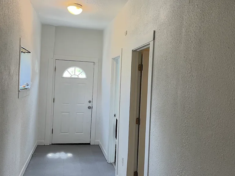 1014 Crawford Ave #2 — Photo 3