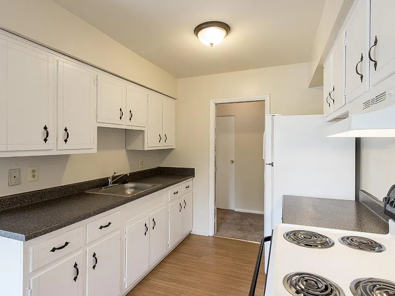 Aberdeen Parke Apartments — Photo 8