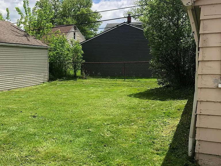 12214 Shady Oak Blvd — Photo 10