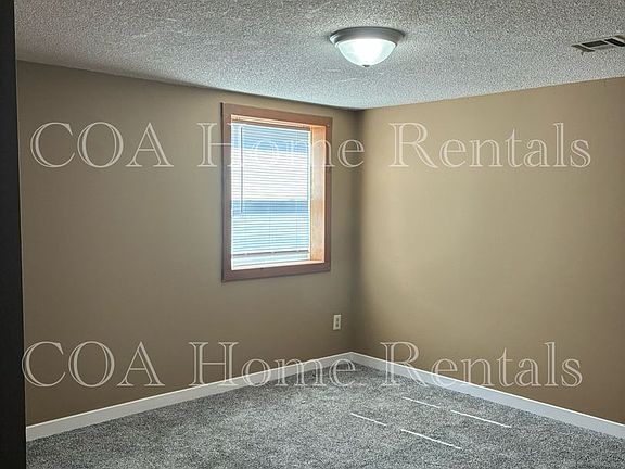 4th image of 304 W Spring Ave