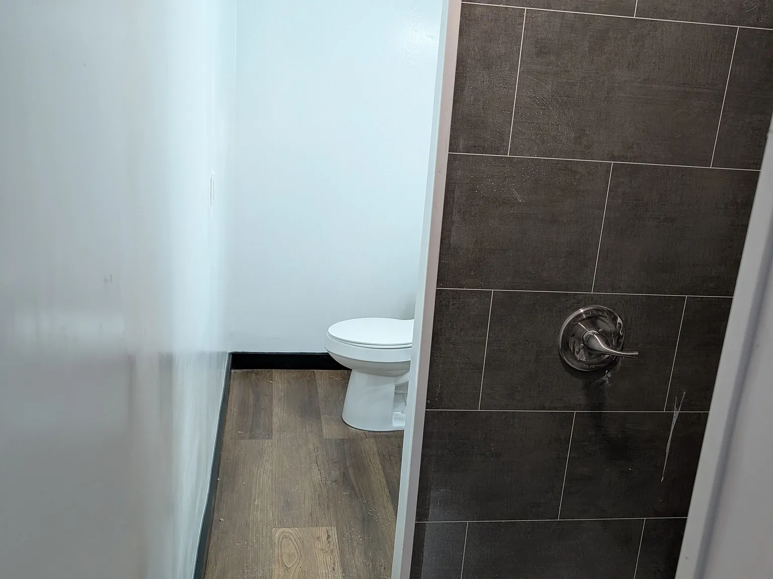 2 bed, 1.0 bath, 1050 sqft, $900 — Photo 2