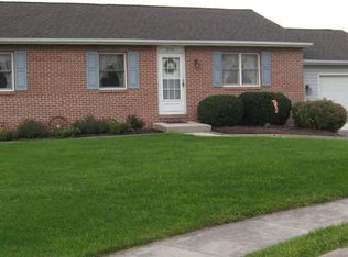 2141 Pineview Cir, Dover, PA 17315