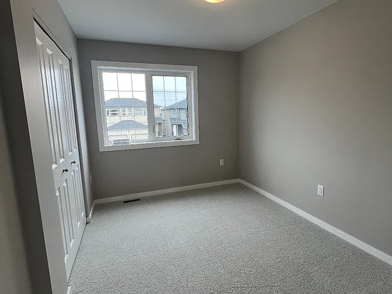 31 Ivy Row #31 — Photo 15