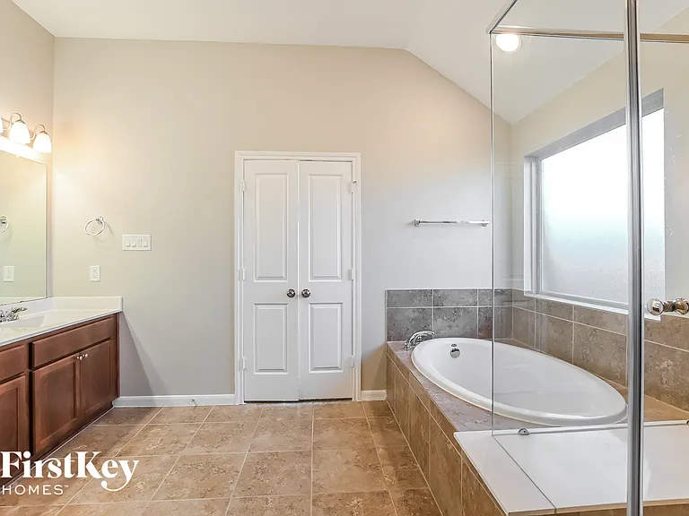 31206 Harmony Falls Ct — Photo 9