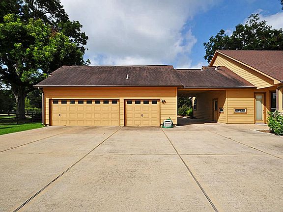 3rd image of 31518 Blue Heron Ln