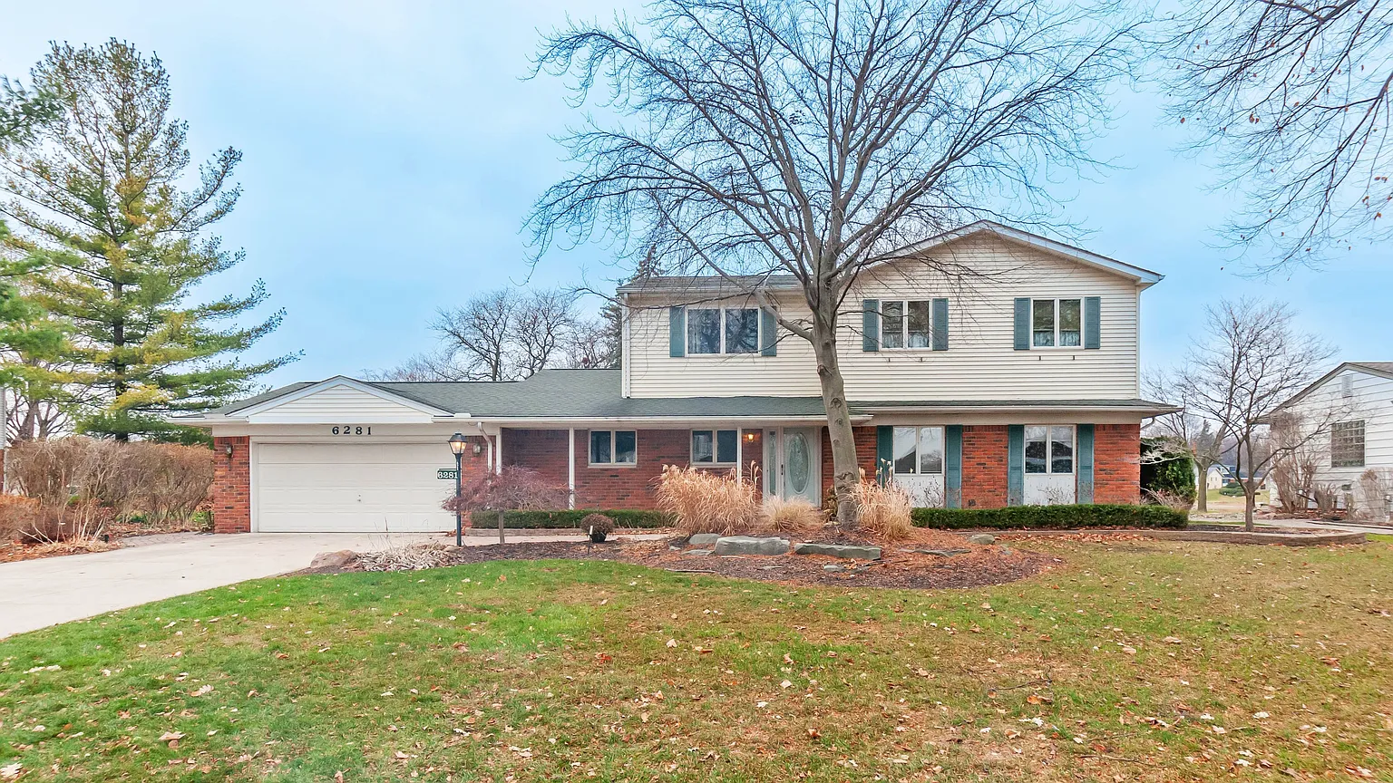 6281 Emerald Lake Dr photo 1