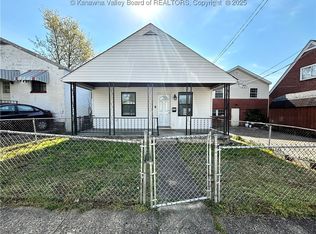 466 19th St, Dunbar, WV 25064
