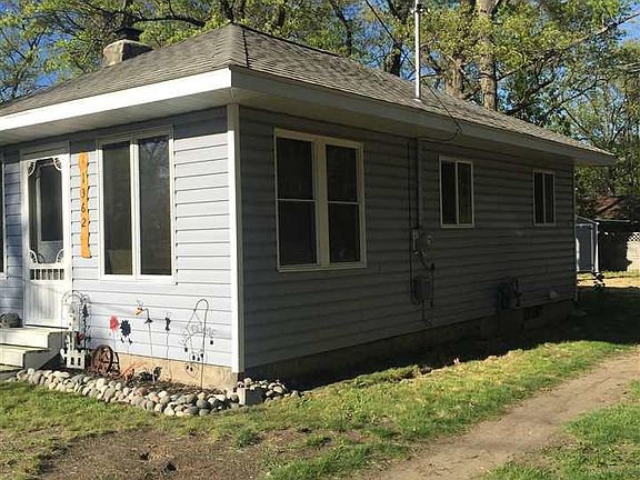 4th image of 1362 Ash St