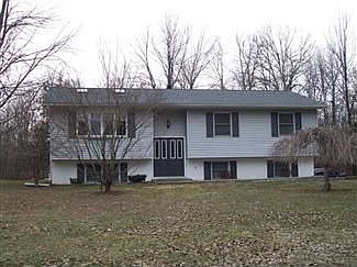 3rd image of 28 Cedar Knoll Dr