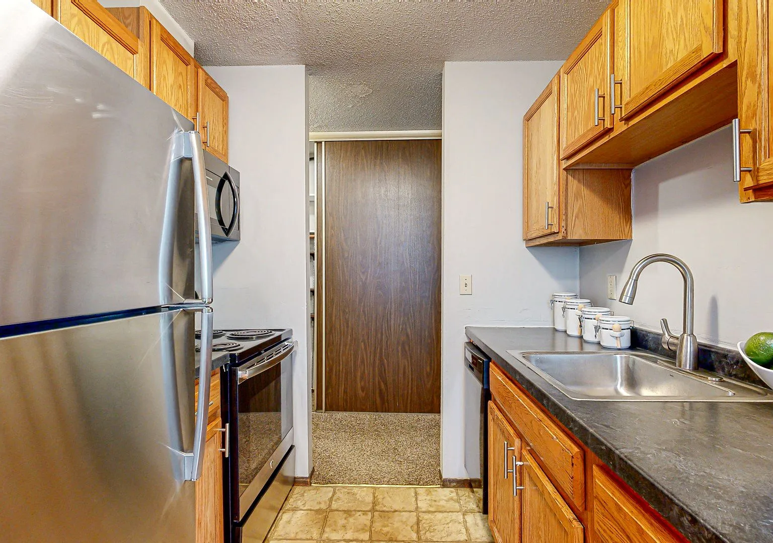 624 Huron Apartments — Photo 4