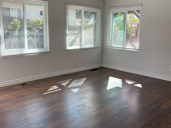 4th image of 3536 Curlew St #2
