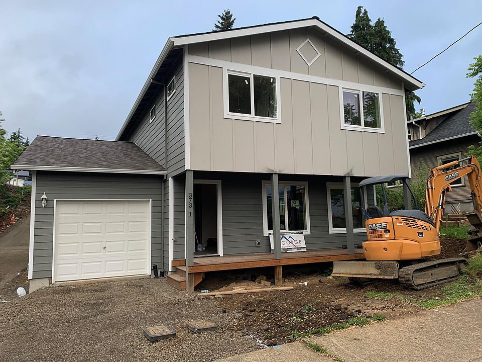 1st image of 373 NW Vancouver Ave #1