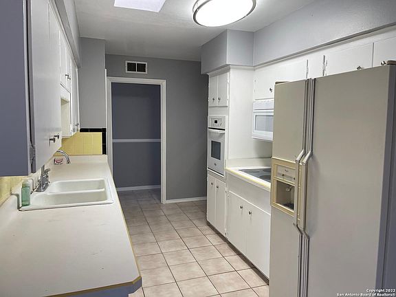 5th image of 222 Lemonwood Ave