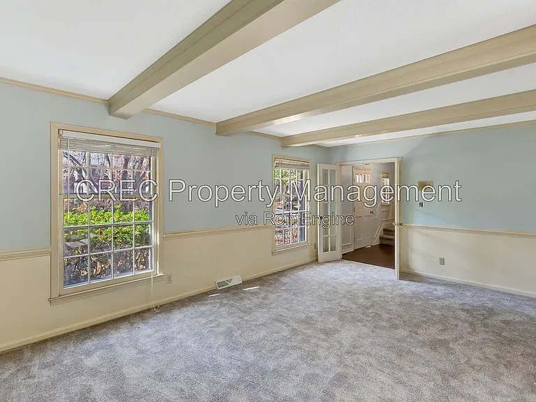 321 Shaftesbury Ln — Photo 45