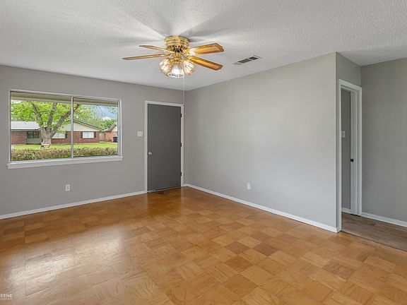 4th image of 1814 Fox St